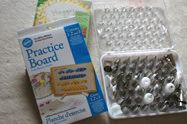 cake decorating set