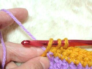 ２色のボーダーで編むときの糸の渡し方 Hanabibiのあみあみ手芸部ブログ