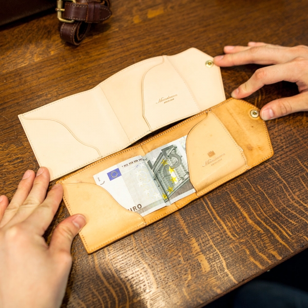 マネークリップ,革財布,革,財布,ハンドメイド,手作り,薄型,日本製,大阪製ブランド,大阪,made in japan,セミオーダー革小物,レザー,コンパクト,薄型,イタリアンレザー,オーダー,フルレザー,シンプル,プレゼント,munekawa,宗川,ムネカワ,職人,アトリエ,上品,ギフト,贈り物,