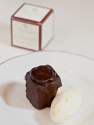 洋書　 ホテルザッハーのオリジナルベイクブック　ウィーン菓子 Original Sacher Onlineshop. オリジナル・ザッハー・トルテ