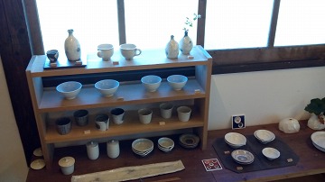 佐賀市 ギャラリーカフェ・まどいにて「陶と磁の器展」開催中!