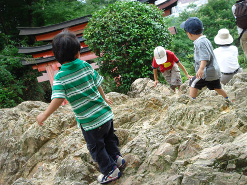 四つ辻の岩場