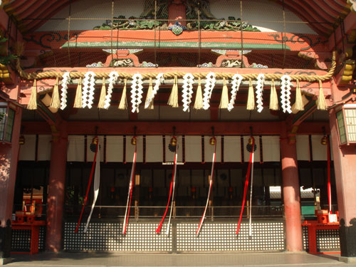 内拝殿(右から)