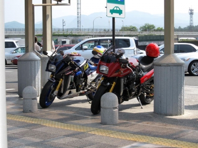 モビルアーマーと稲妻