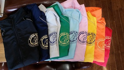 ウィンドブレーカー カラフル