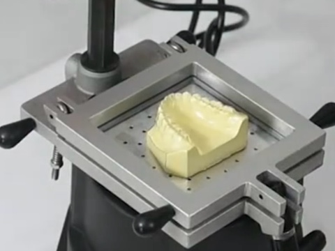 クリアリテーナーの改良に成功 | 新潟長岡の歯科相談室 - ムシ歯・口臭