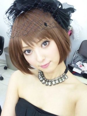 【芸能】佐々木希、ショートボブ姿を披露! 「気分転換に♪」(画像あり)