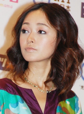 元モーニング娘。の市井紗耶香が、夫でギタリストの吉澤直樹と離婚していた