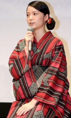 【映画】宮崎あおい、艶やか浴衣姿を披露も左手薬指の指輪なく・・・映画「神様のカルテ」試写会イベント