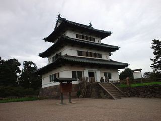 弘前城