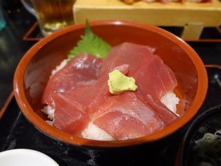 大間のマグロ丼