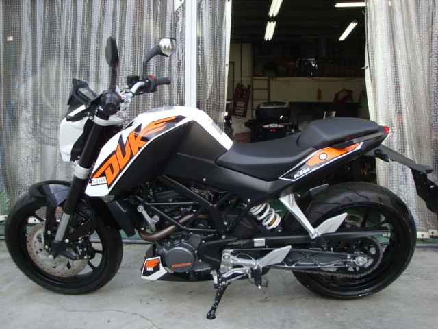 KTM デューク200 ローダウン仕様 | STAFF BLOG by Blue Forest