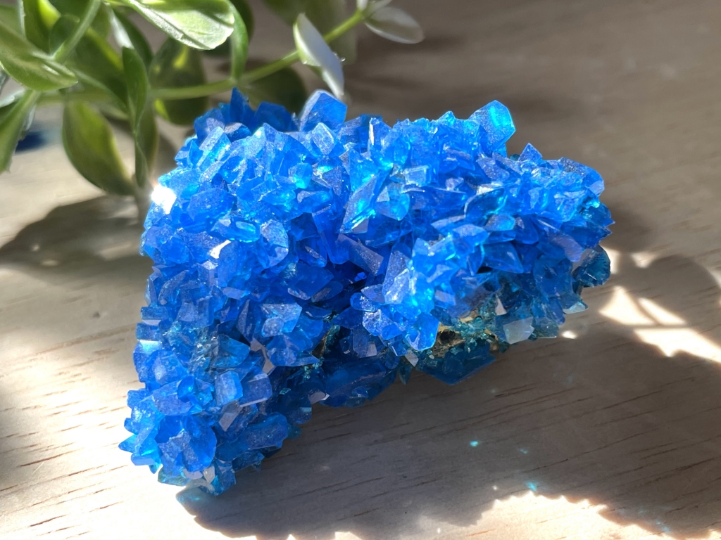 綺麗な石には毒がある!?青い「銅の花」と呼ばれる石のご紹介