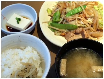 やよい軒の肉野菜炒め定食