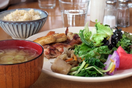 DILLのバルサミコチキン定食