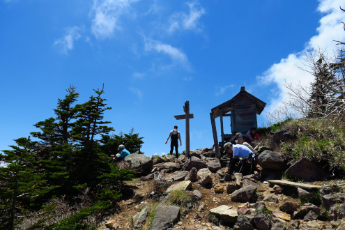 女峰山までの登山道