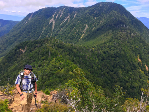 鋸山山頂直下