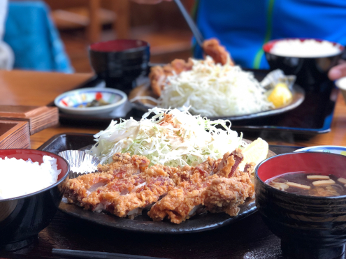 道の駅風穴の里の“山賊焼き定食950円”