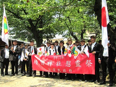 【終戦の日】台湾人の  靖国神社を参拝の様子