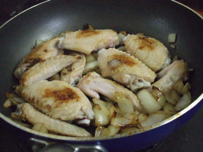 大豆と手羽先のトマト煮2