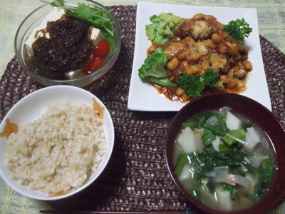 大豆と手羽先のトマト煮3