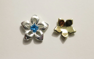 リンドウピアス