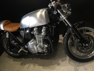 Cb1100 Cafeが針テラス店に Kushitani 針テラス