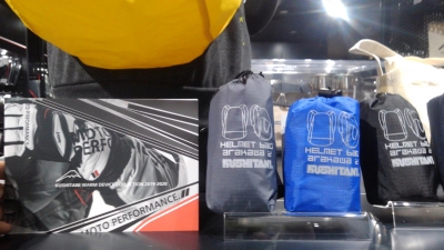 ヘルメットも入る‼パフォーマンスショップ限定コンパクトバック ヘルメットも入る‼パフォーマンスショップ限定コンパクトバック