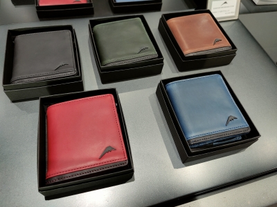 パフォーマンスストア限定革小物紹介part2：KUSHITANI横浜店