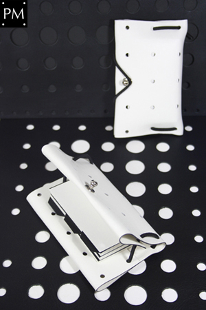 00-2_cardcase_white_by_primitivemodern_300.jpg