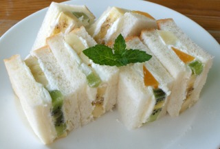 フルーツサンド500.jpg