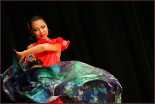 ゲストのお二人目は、熱い踊りと素敵なお人柄に触れれば皆が虜になるKUNIさんです(^^) 昨年の上海BDCから仲良くさせて頂き、念願叶いこの度ご出演をして頂くことになりました。 観る人の心を鷲掴みにする、パワフルでソウルフルな踊りに魅了されること間違いなしです。 競技ダンス出身の熱いダンサーKUNIさんのパフォーマンスを会場にてお楽しみ下さいませ(*^^*)
