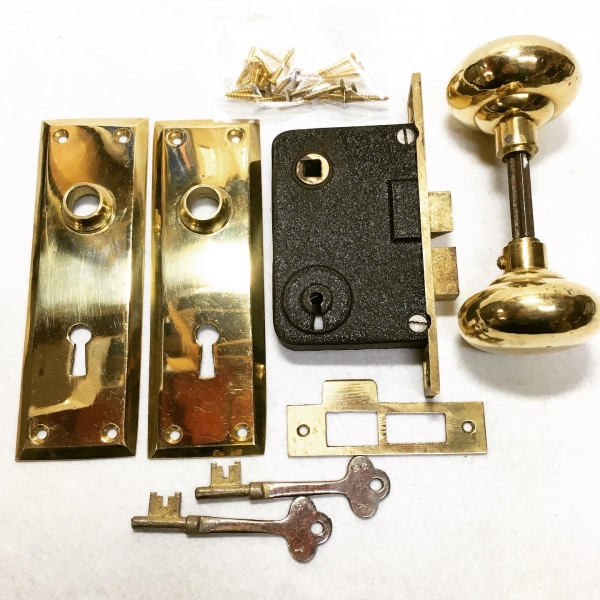 ブランドのギフト 真鍮製箱錠 | 丸半金物ブログ 家具