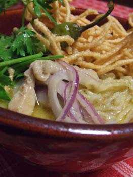 タイ チェンマイ名物 カオソーイ