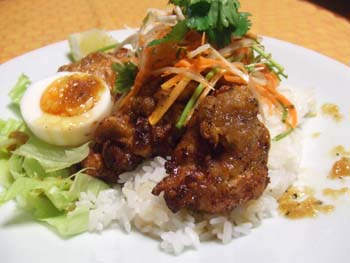 ドラゴンライス 鶏の唐揚げサラダ丼