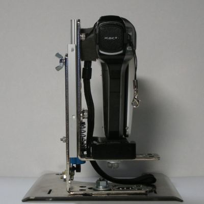 スライダ&ダンパー式カメラステー_カメラ正面