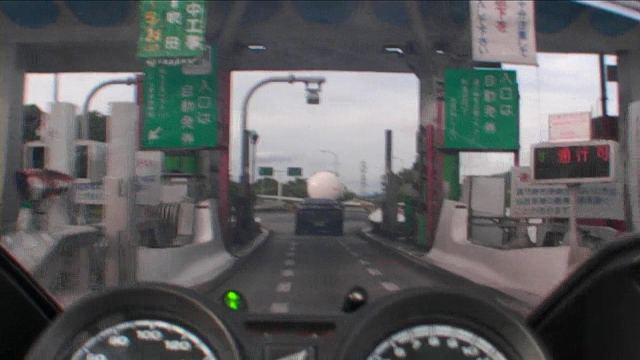 ETCレーン走行!