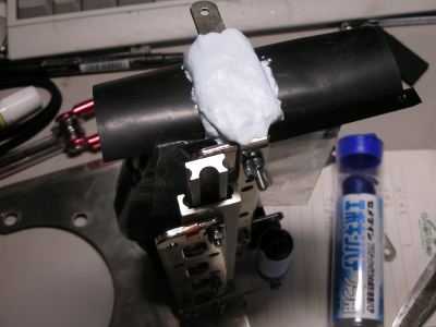 カメラ上部の固定用に型取り。