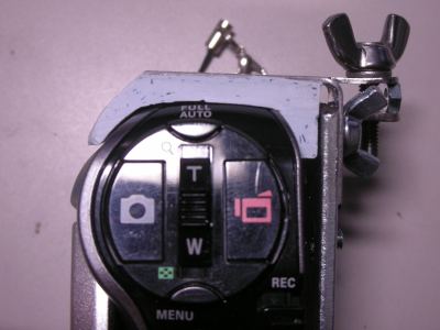 加圧用ブラケット、保持型付