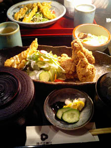 唐揚げ定食。