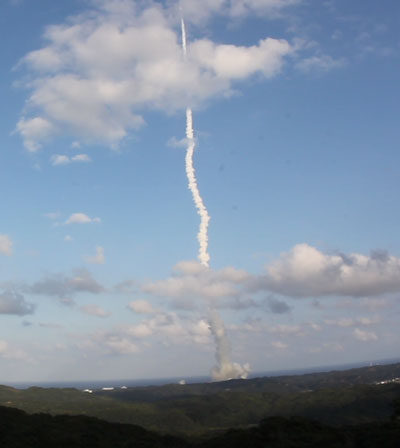 ロケット雲 夜光雲