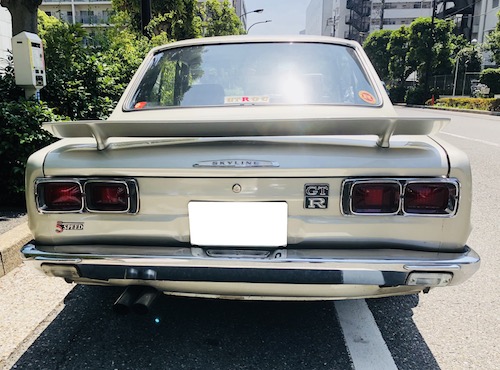ハコスカGTRに当時物のシートベルト＆5スピードエンブレム