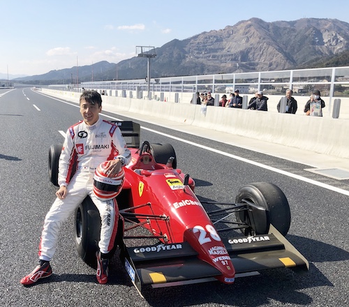 新名神開通式典 日本初 F1 フェラーリf187をドライブ 開通は ３月１７日 ダクション360で撮影した動画 明日はノスヒロ2デイズ トークショーは １３時３０分 スーパーgtドライバー 松田次生 ブログ