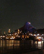 ウォーターフロントからの夜景