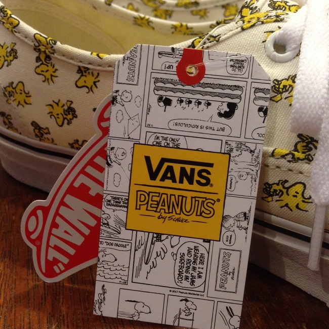 VANS_AUTHENTIC PEANUTS 6.JPG