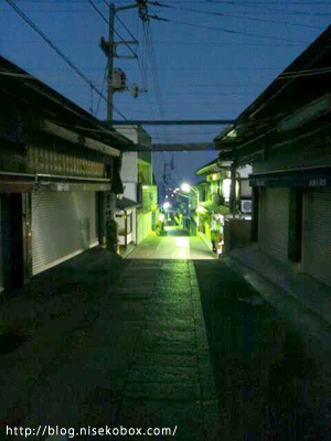 こんぴらさん参道・夜