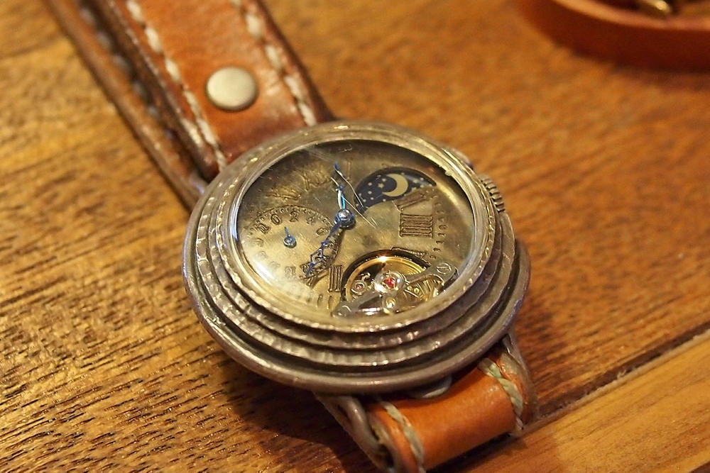 JOIE INFINIE DESIGNさんの時計、特別なものを仕込んでいます