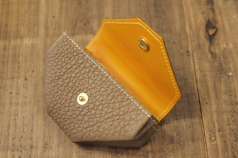 希少【未使用】ル・ボナー ジャバラ式マルチケース キャメル ケース ル・ボナーのジャバラ式コインケースの入荷について（少しバッグなども