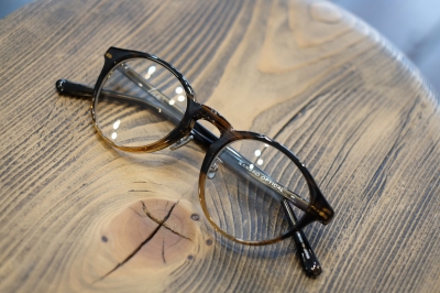 1sin×金子眼鏡に別注をした、ラウンドボストン型innovator