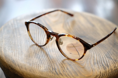 1sin×金子眼鏡に別注をした、ラウンドボストン型innovator